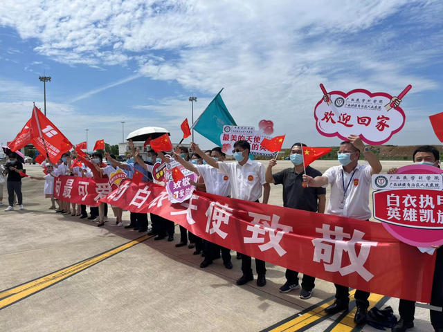 关于荷甲赛程吃紧；马赛关键时刻豪取连胜；悬念犹存；训练强度明显提升的信息-竞技宝体育