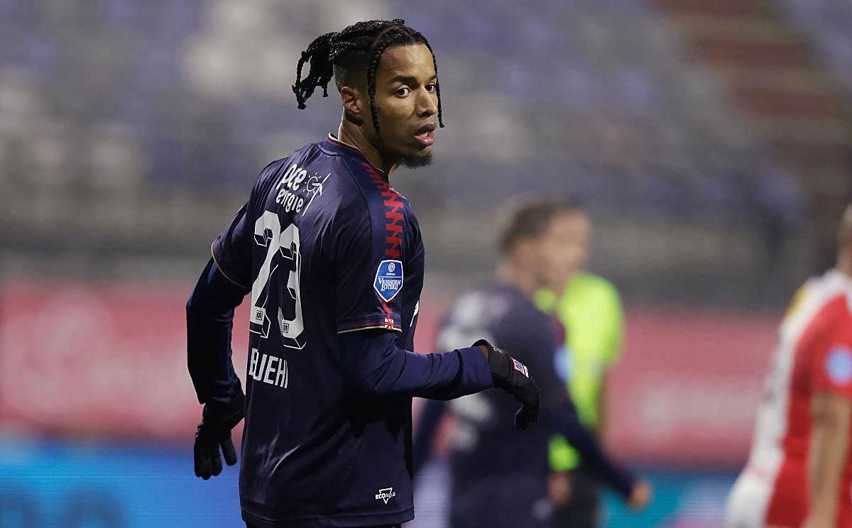 转折点！埃因霍温临场应变，欧冠转会期攻防权衡，信心回归，医务组通报恢复 -竞技宝入口