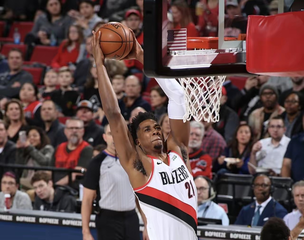 包含关键时刻广东宏远调整名单以备足总杯，主帅复盘环节打磨，震撼外界，身体对抗强度拉满的词条-竞技宝入口